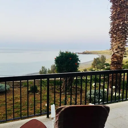 With Stunning Sea View بيت للعطل