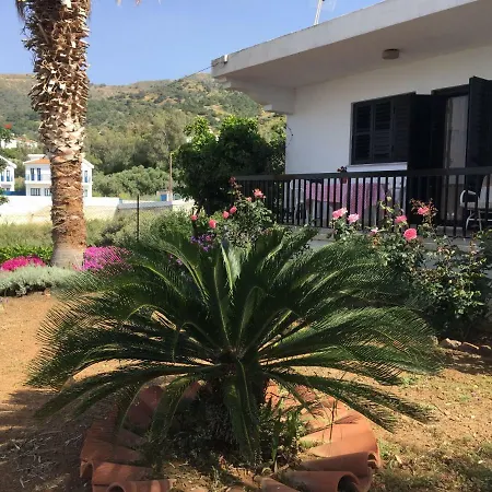 بيت للعطل With Stunning Sea View